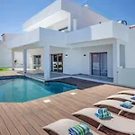 Vila Krystal Bay *