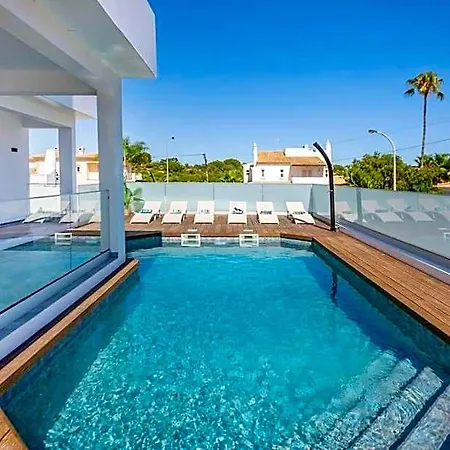 Krystal Bay Villa *