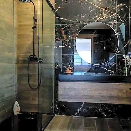 Krystal Bay Villa *